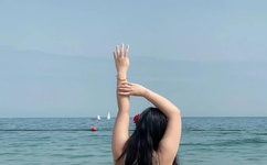 羽月希产后哺乳期挤奶水